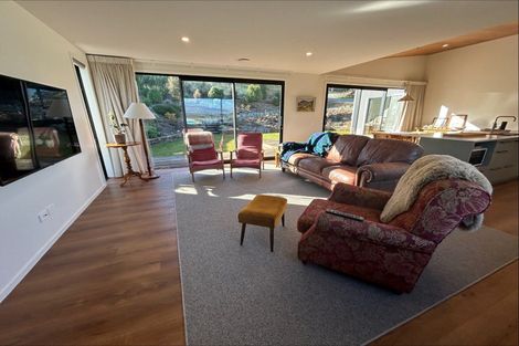 Photo of property in 21 Tomtit Crescent, Lake Hawea, 9382