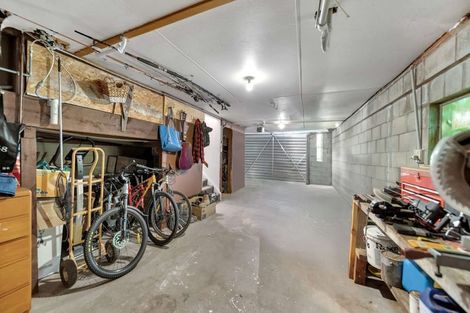 Photo of property in 1 Oxford Street, Holmes Hill, Oamaru, 9401