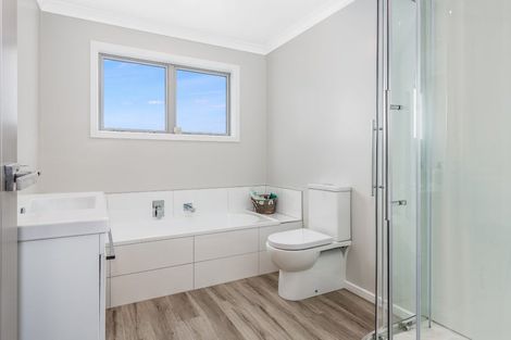 Photo of property in 105 Endeavour Drive, Whitby, Porirua, 5024