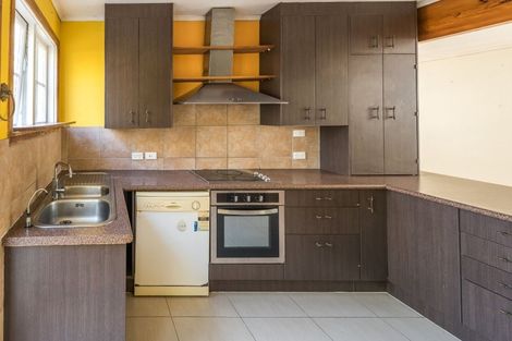 Photo of property in 15 Catalina Crescent, Forrest Hill, Auckland, 0620