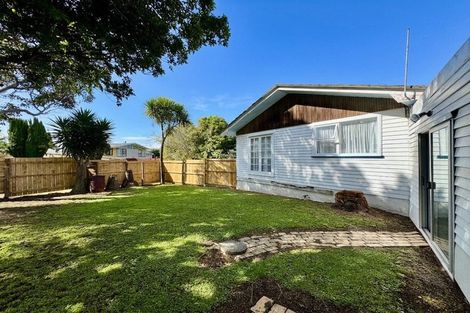 Photo of property in 10 Carter Place, Manurewa, Auckland, 2102