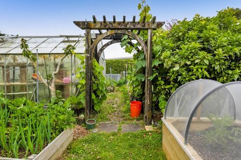 Photo of property in 20 Dudley Road Lower, Inglewood, 4386