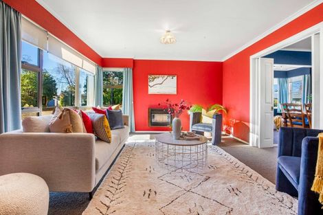 Photo of property in 2 Marsden Place, Awapuni, Palmerston North, 4412
