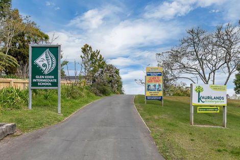 Photo of property in 2/77 Atkinson Road, Titirangi, Auckland, 0604