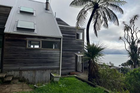 Photo of property in 14 Taungata Road, York Bay, Lower Hutt, 5013