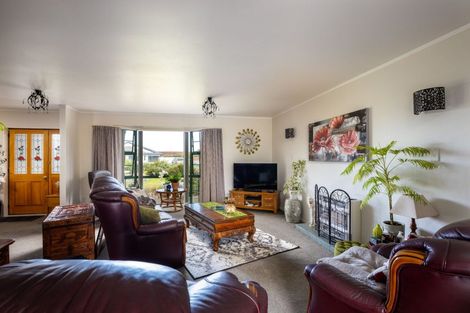 Photo of property in 53 Barrett Road, Whalers Gate, New Plymouth, 4310