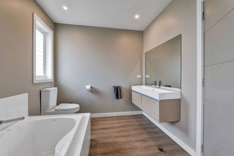 Photo of property in 50a Richmond Road, Brixton, New Plymouth, 4373