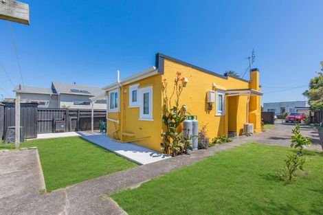 Photo of property in 8a Pharazyn Street, Gonville, Whanganui, 4500