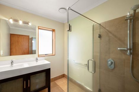 Photo of property in 10a Shelter Grove, Frankleigh Park, New Plymouth, 4310