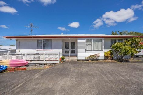 Photo of property in 8 Afton Place, Ranui, Auckland, 0612