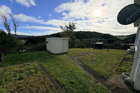 Photo of property in 3-5 York Place, Cannons Creek, Porirua, 5024