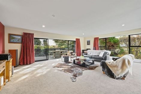 Photo of property in 422 Cashmere Road, Westmorland, Christchurch, 8025