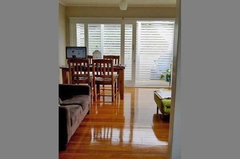 Photo of property in 2/563 East Coast Road, Browns Bay, Auckland, 0630