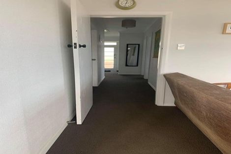 Photo of property in 28 Burgess Street, Green Island, Dunedin, 9018