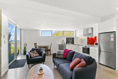 Photo of property in 6 Owhiro Bay Parade, Island Bay, Wellington, 6023