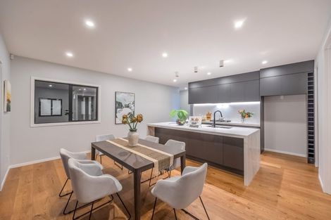 Photo of property in 15 Mcindoe Road, Kumeu, 0810