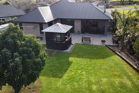 Photo of property in 39 Kendallvale Drive, Waiuku, 2123