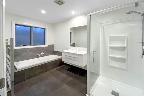 Photo of property in 7 Monaco Grove, Fitzherbert, Palmerston North, 4410