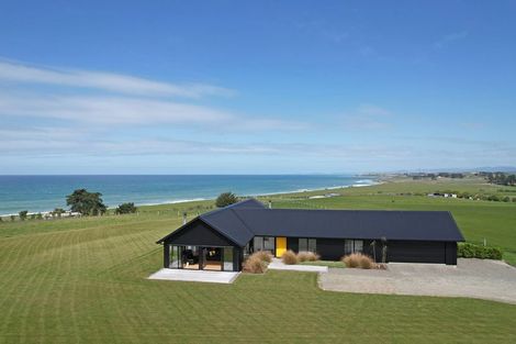 Photo of property in 55 Gardiners Road, Awamoa, Oamaru, 9495