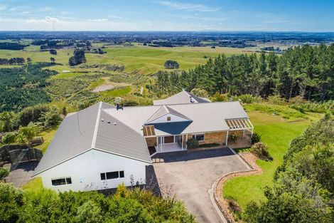 Photo of property in 333 Ngahere Park Road, Turitea, Palmerston North, 4472