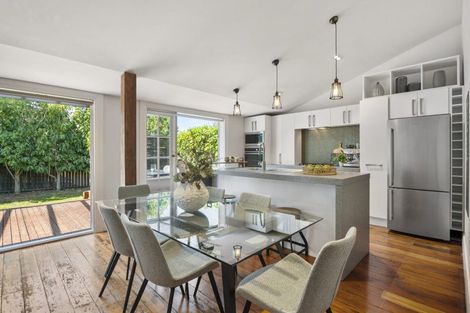 Photo of property in 17 Rimu Street, New Lynn, Auckland, 0600