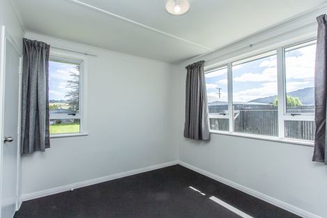 Photo of property in 28 Meadowbank Crescent, Fordlands, Rotorua, 3015