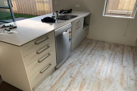 Photo of property in 17 Broadway Parade, Rolleston, 7615