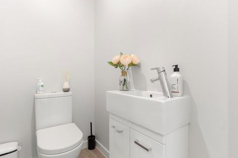 Photo of property in 82 Jack Hanley Drive, Jacks Point, Queenstown, 9371