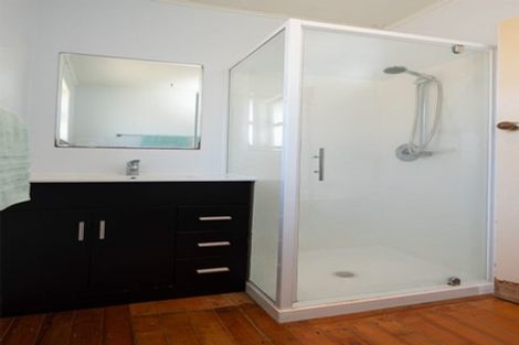 Photo of property in 43 Collins Road, Melville, Hamilton, 3206