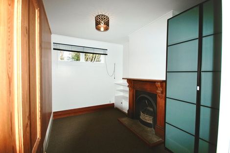 Photo of property in 66 Kelburn Parade, Kelburn, Wellington, 6012