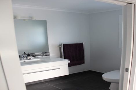 Photo of property in 210 Waikite Road, Welcome Bay, Tauranga, 3175