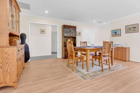 Photo of property in 8a Norfolk Drive, Cambridge, 3434