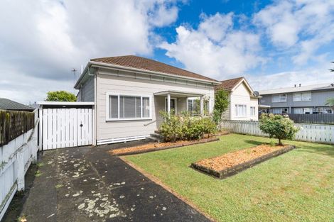 Photo of property in 94 Victoria Avenue, Palmerston North, 4410