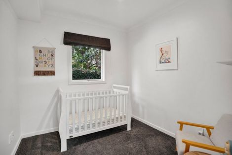 Photo of property in 15 Bracken Street, New Plymouth, 4310