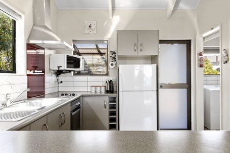 Photo of property in 5 Kempton Place, Richmond Heights, Taupo, 3330