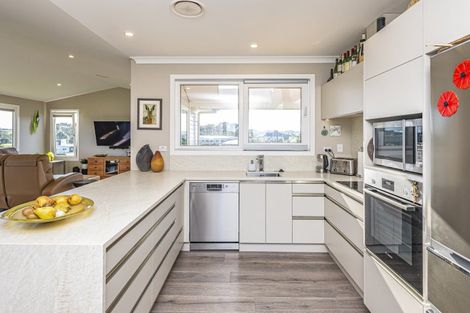 Photo of property in 12 Longbeach Drive, Castlecliff, Whanganui, 4501