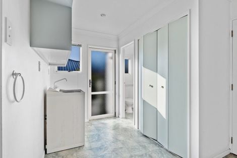 Photo of property in 43 Aotea Crescent, Gore, 9710