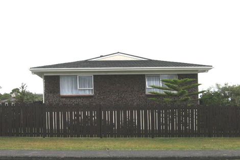 Photo of property in 38 Butterworth Drive, Glendene, Auckland, 0602