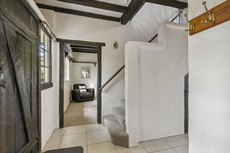 Photo of property in 42 Nicholson Road, Khandallah, Wellington, 6035