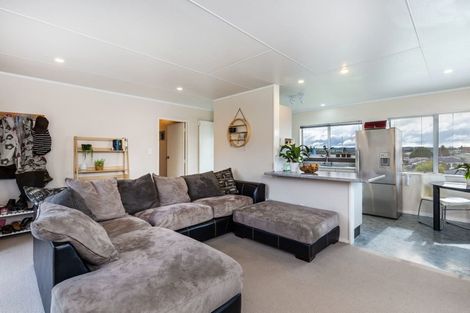 Photo of property in 19 Kiddle Drive, Hilltop, Taupo, 3330