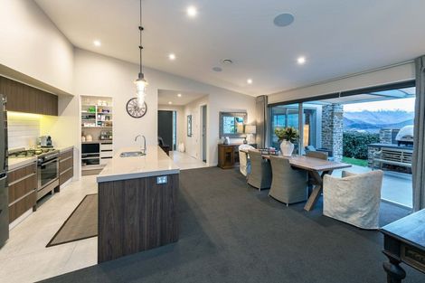 Photo of property in 16 Edgewood Place, Wanaka, 9305