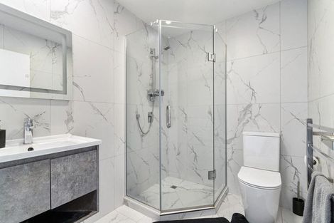 Photo of property in 7/25 Griffen Park Road, Mount Roskill, Auckland, 1041