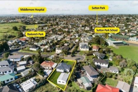 Photo of property in 5 Sutton Avenue, Mangere East, Auckland, 2024
