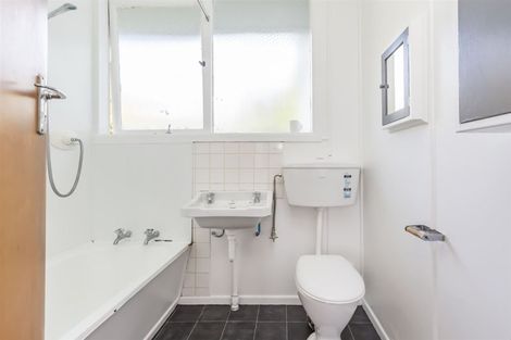 Photo of property in 70 Mana View Road, Paremata, Porirua, 5026