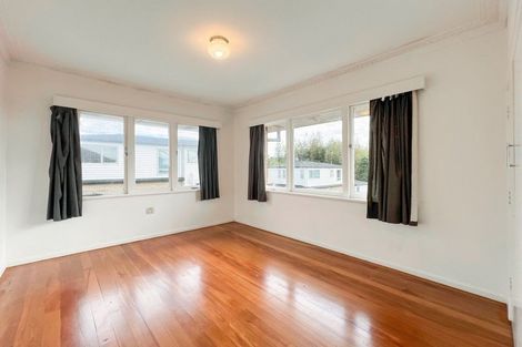 Photo of property in 3201 Great North Road, New Lynn, Auckland, 0600