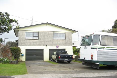 Photo of property in 6 Donnelly Street, Oakura, 4314