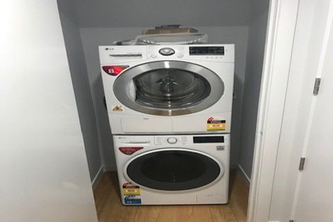 Photo of property in Frank Sargeson Apts, 508/74 Anzac Street, Takapuna, Auckland, 0622