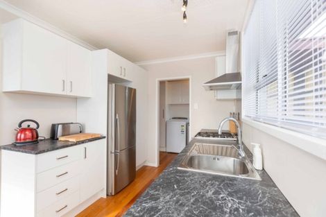 Photo of property in 10 Elm Grove, Westown, New Plymouth, 4310