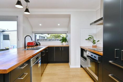 Photo of property in 14 Pannell Avenue, Wainoni, Christchurch, 8061