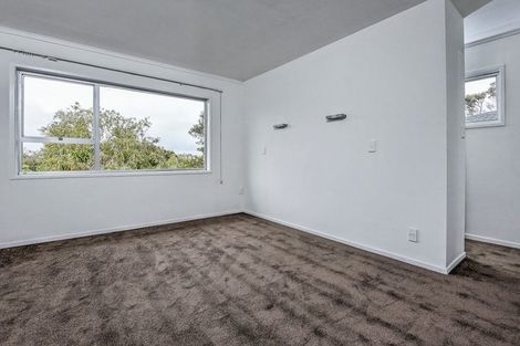 Photo of property in 34 Raymond Terrace, Northcote, Auckland, 0627